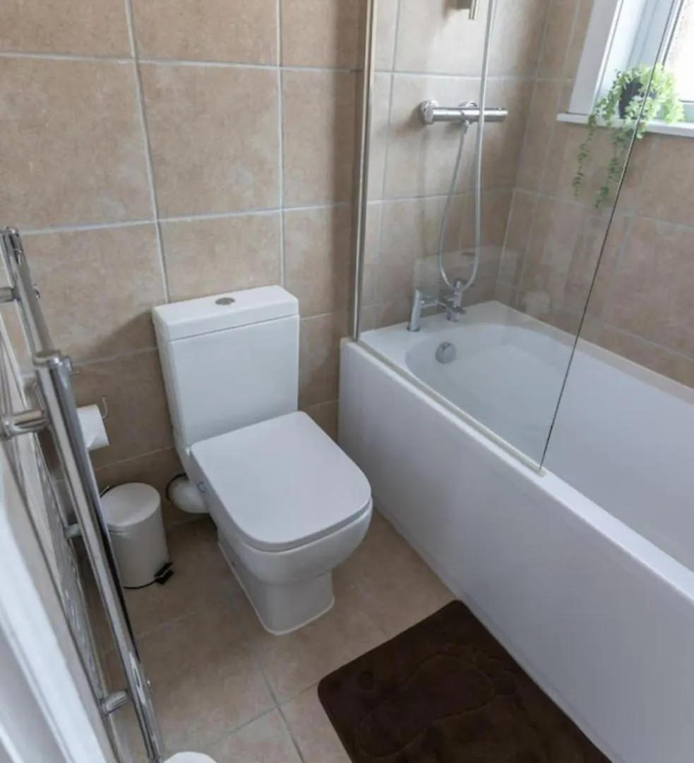 Bright, Cosy Home - 3 Beds, Parking, Virgin Wifi, Modern Home Southampton