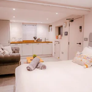 The Hideaway Apartment Southampton