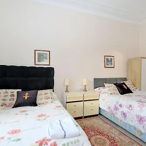 Grandmansion-9br-sleeps17-parking-corporategroups Holiday home Aberdeen