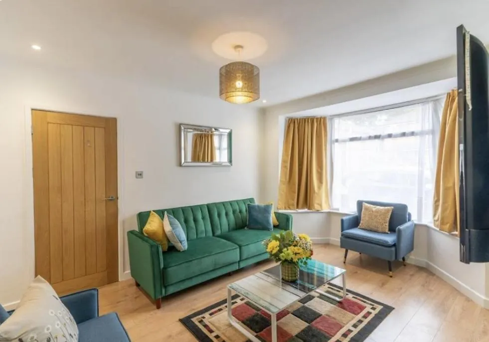 Holiday home Bright, Cosy Home - 3 Beds, Parking, Virgin Wifi, Modern Home Southampton United Kingdom