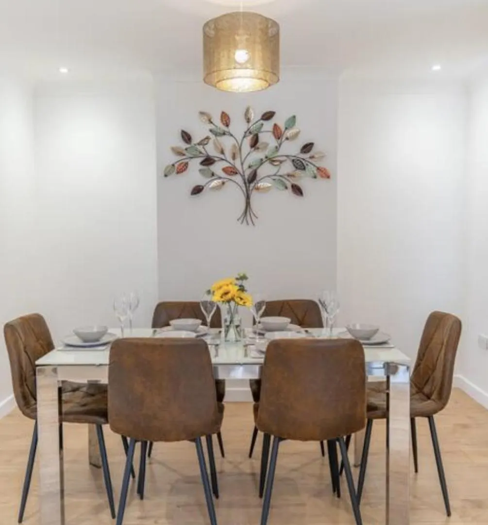 別荘 Bright, Cosy Home - 3 Beds, Parking, Virgin Wifi, Modern Home サウサンプトン